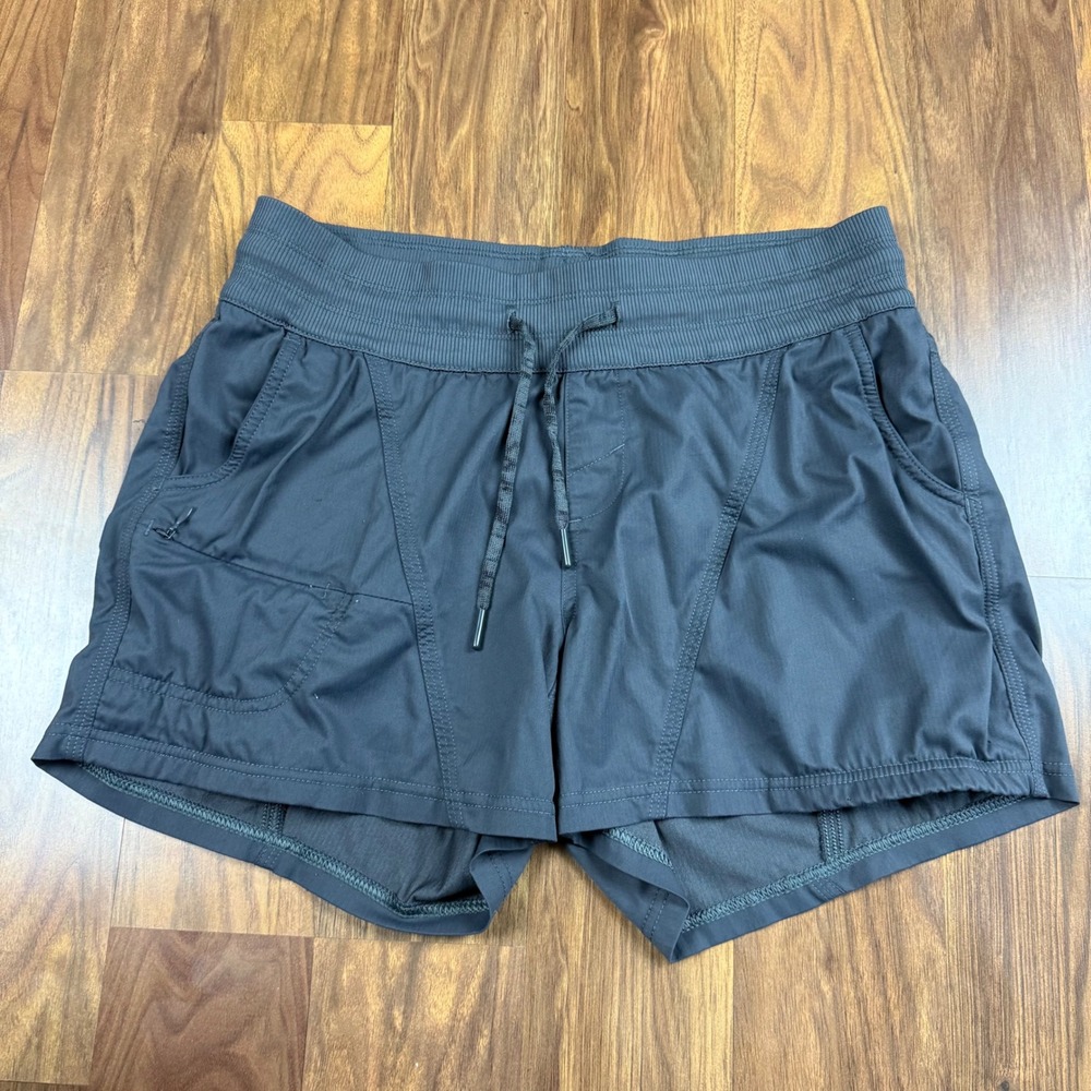 The North Face Womens Grey Hiking Shorts Size Medium Activewear Outdoor Utility